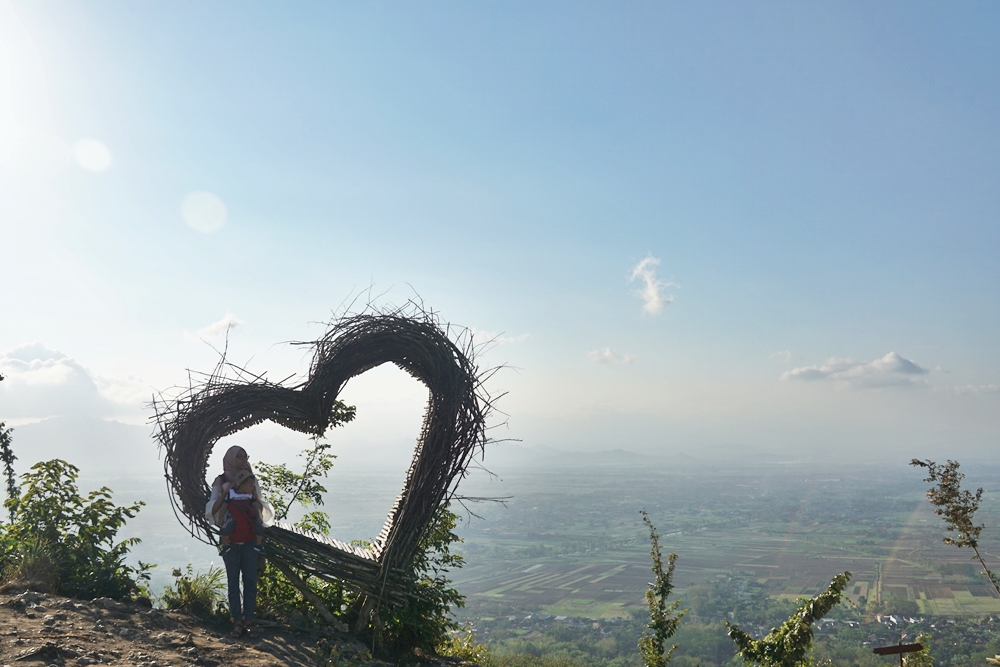 Bersarang di Bukit Jomblo